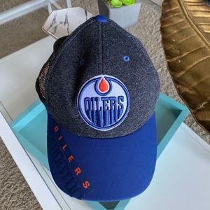 Reebok NWOT- NHL Edmonton Oilers Hat